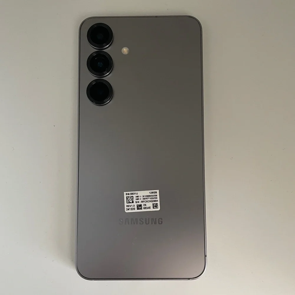 Samsung Galaxy S25 Phone in Silver